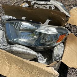 Headlights Toyota Highlander 