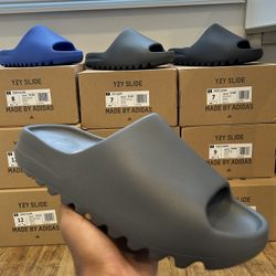 Yeezy Slides Multiple Sizes