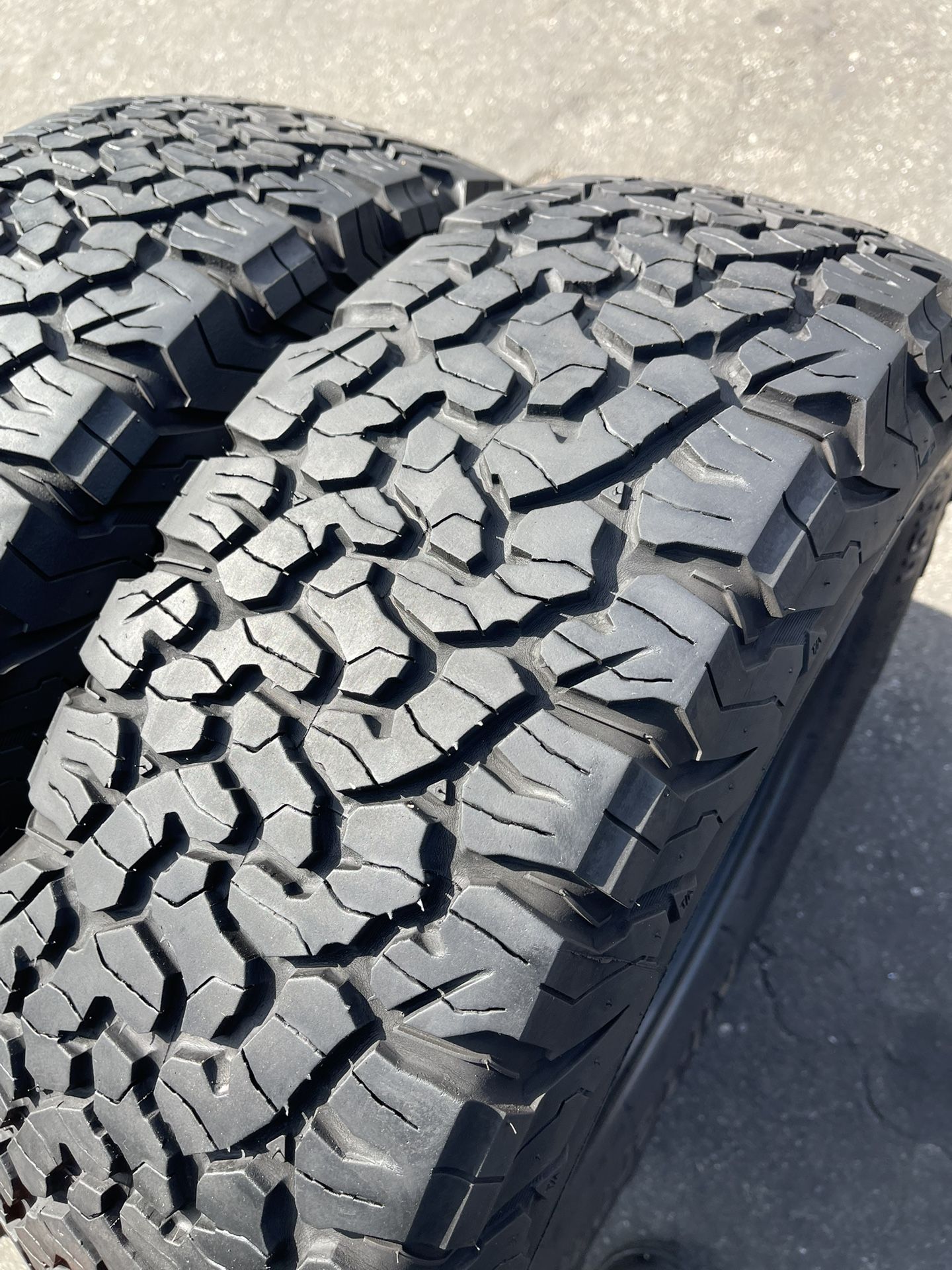 235/70/16 (2) Bfgoodrich Ko2 $140 For Both