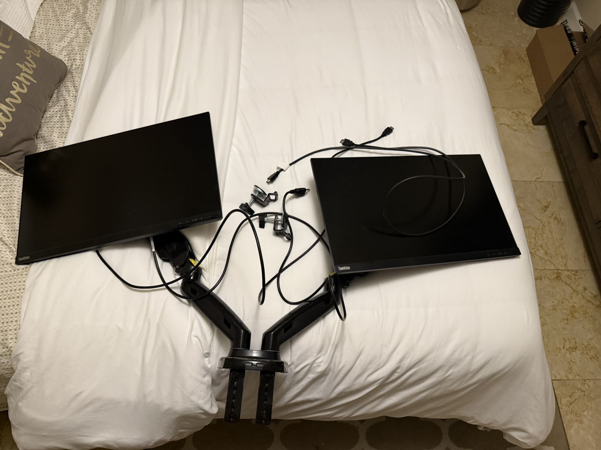 Lenovo ThinkVision S24e-20 Dual Monitor Setup (2x Monitors & Brackets)
