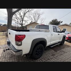 White Toyota Tundra $7,(contact info removed)