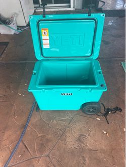 Yeti Tundra-almost new condition