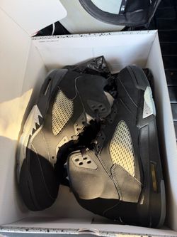 Jordan metallic 5s￼