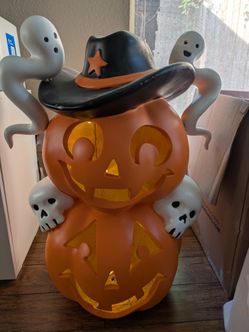 LED cowboy jack-o'-lantern