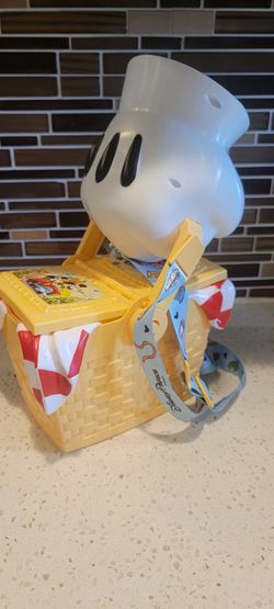 Disneyland Mickey Mouse Runaway Railroad Picnic Basket