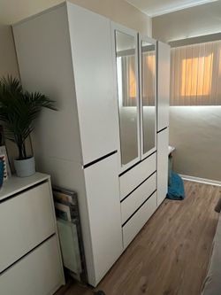 Standing closet / wardrobe