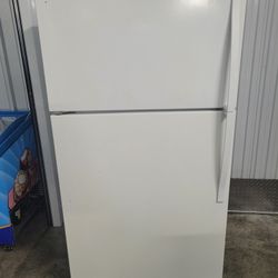 Whirlpool 21cu Ft Refrigerator W Top Freezer Combo