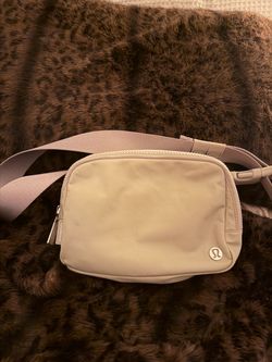 Lululemon 2L Belt Bag