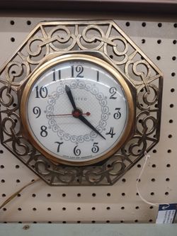 Vintage electric GE wall clock
