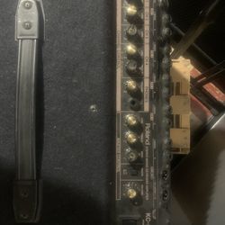 Roland KC550 Keyboard Amp