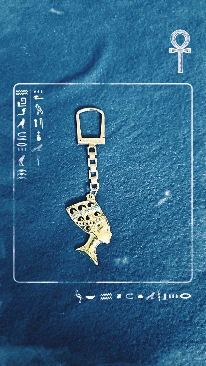 Vintage Silver Tone Ancient Egyptian Revival Nefertiti Bust Head Pendant Keychain New Old Stock
