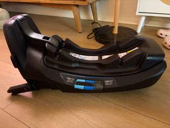 Nuna  Car Seat Base and Adaptor
