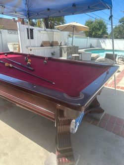 400$ OBO pool table pick up immediately!!