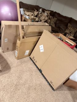 FREE: Large Flat/Long Boxes for Artwork or TV
