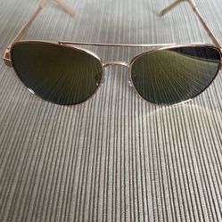 There A Very Good Sunglasses There Brand New Never Been Used Made By ADRIENNE VITTADINI There For Women’s Or Men’s 