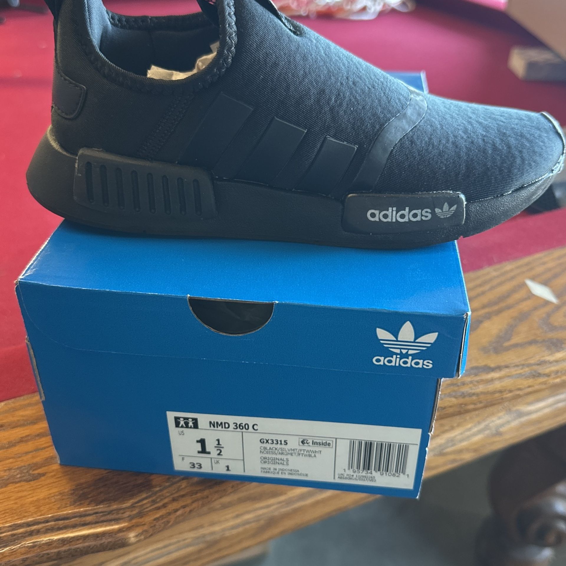 Adidas Size 1 1/2 Youth