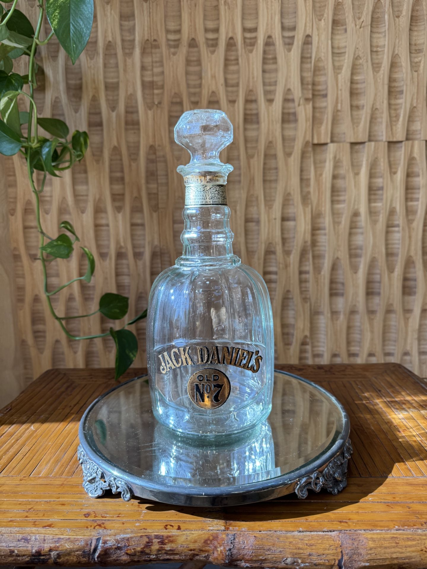 Vintage Jack Daniel’s Glass Decorative Bottle Collectors Item Barware Decanter Gold Black Stopper 