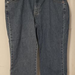 Cropped Levi Jeans Size 18