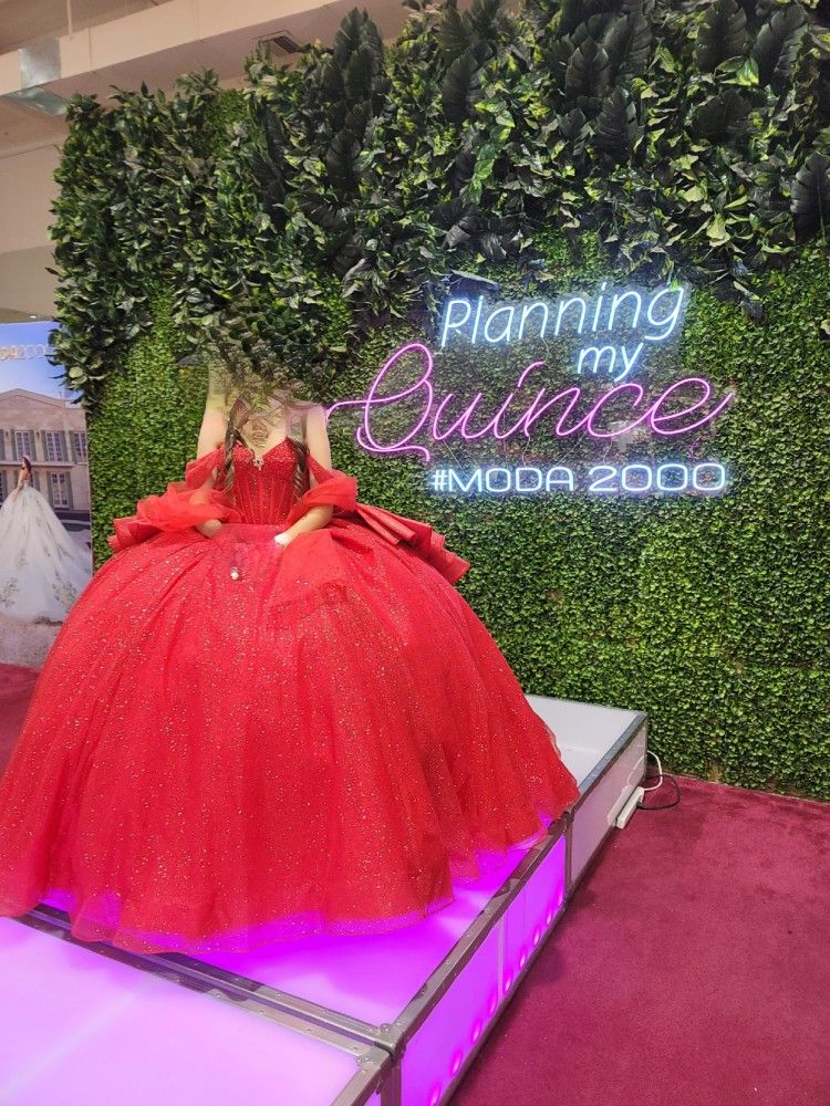 Quinceañera vestido/dress- red  Moda 2000