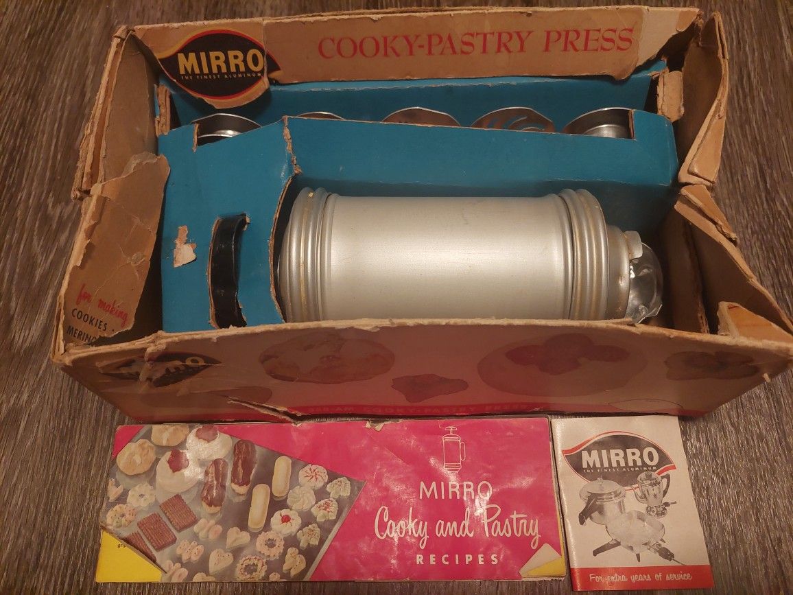 Vintage Mirro Cooky Pastry Press