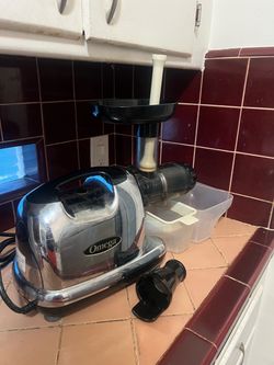 Omega 8006 Slow Juicer