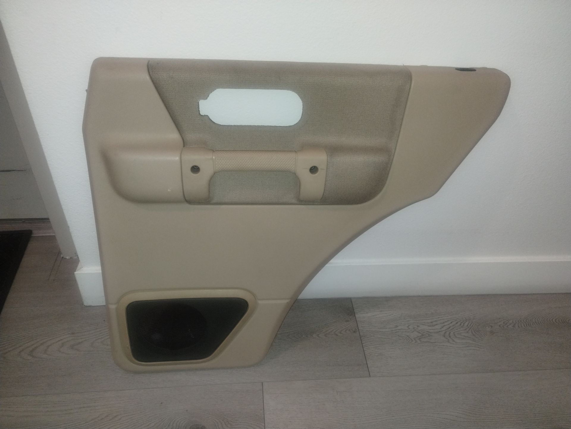 Land Rover Discovery 2 Right Rear Door Panel Alpaca Beige color 1999 to 2004