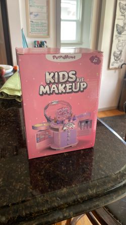 Kids make up