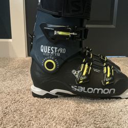 SALOMON SKI BOOTS QUEST PRO 110 SIZE 27.5