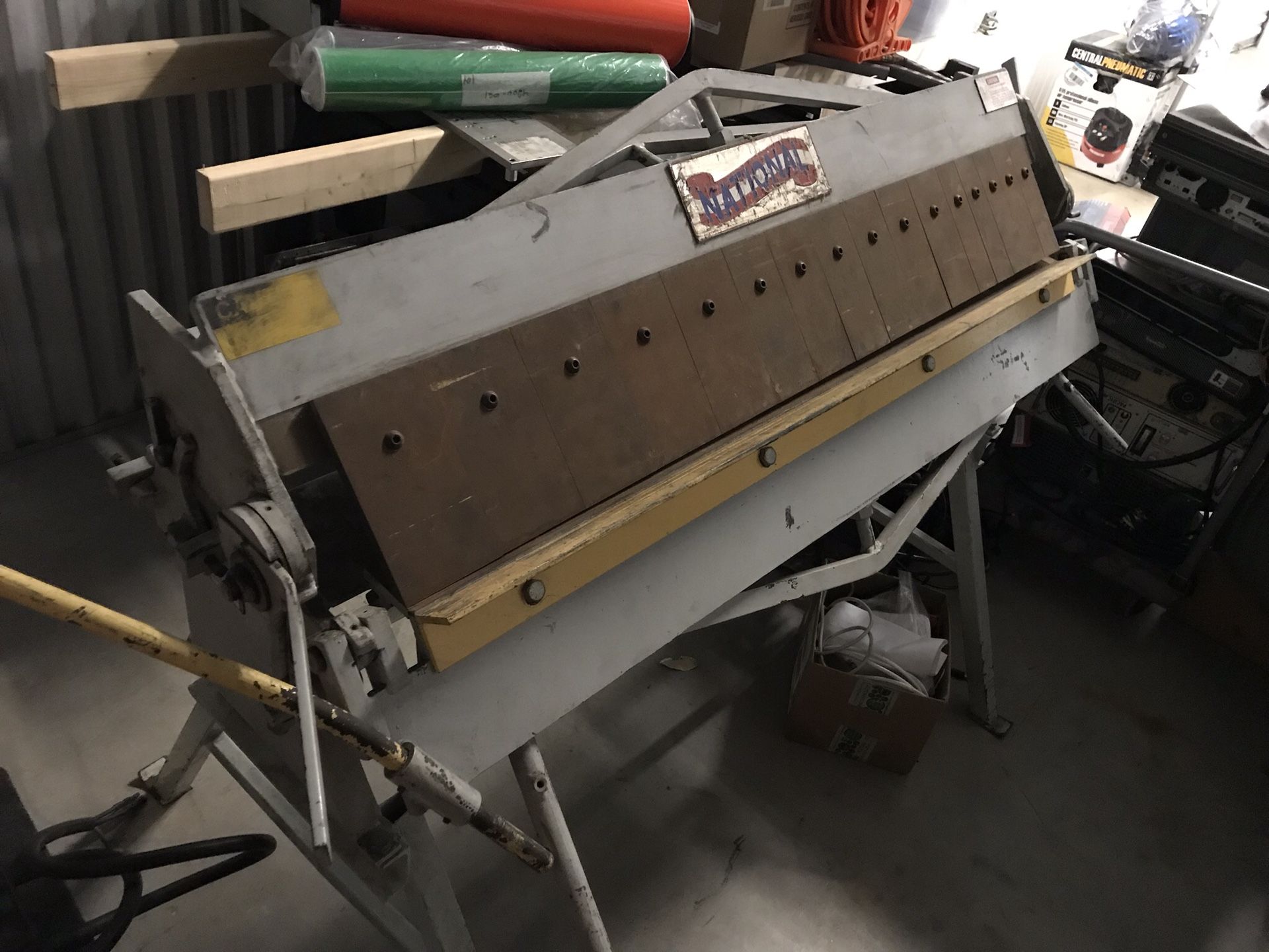 Bending press brake sheet metal machine