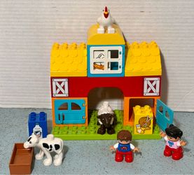 Lego DUPLO Set# 10617-My First Farm 21 pieces 2 Figures 3 Animals