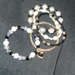 Bracelets 