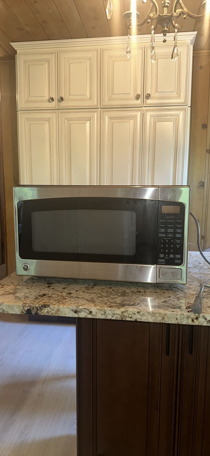 GE 2.0 CU Large Capacity Microwave $75 OBO
