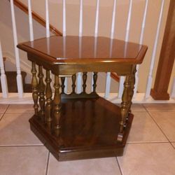Vintage Ethan Allen Maple End Table (1)