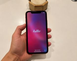 iPhone XR 64GB Red