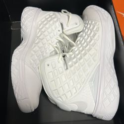 Kobe 3 protro HALO SZ 11.5 brand new no lid
