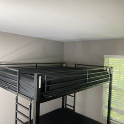 (Never used)DHP Full Kids Metal Bunk Bed, Black With Brand New Mattress