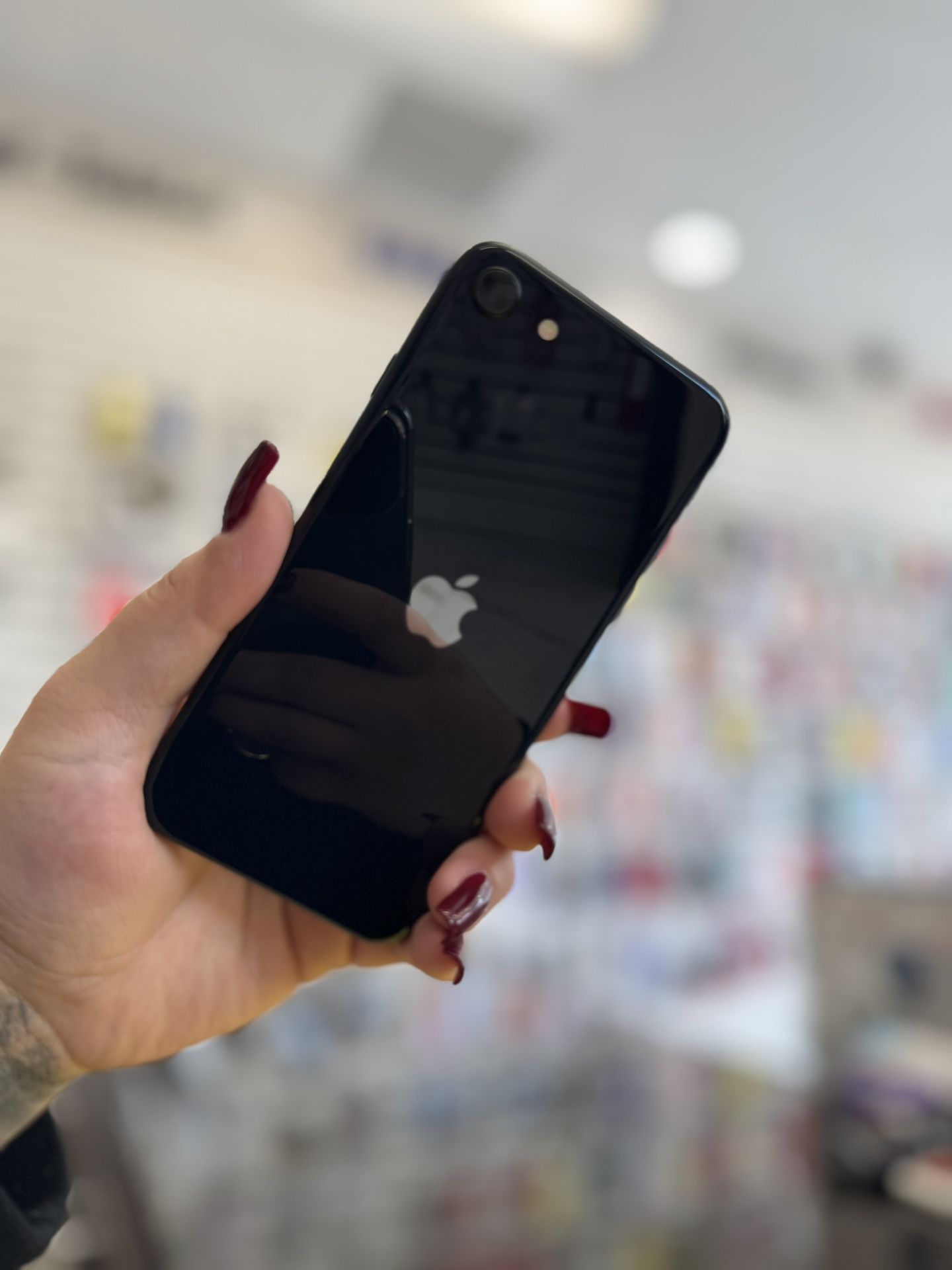 iPhone SE3 Holiday Sales