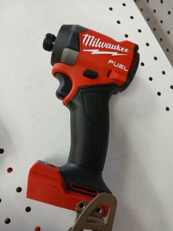 Milwaukee new 1/4” impact fuel -3 speeds