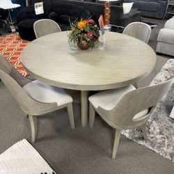 Perfect Dining Set! $1,099! Easy Financing! ✅🫶🏻❤️