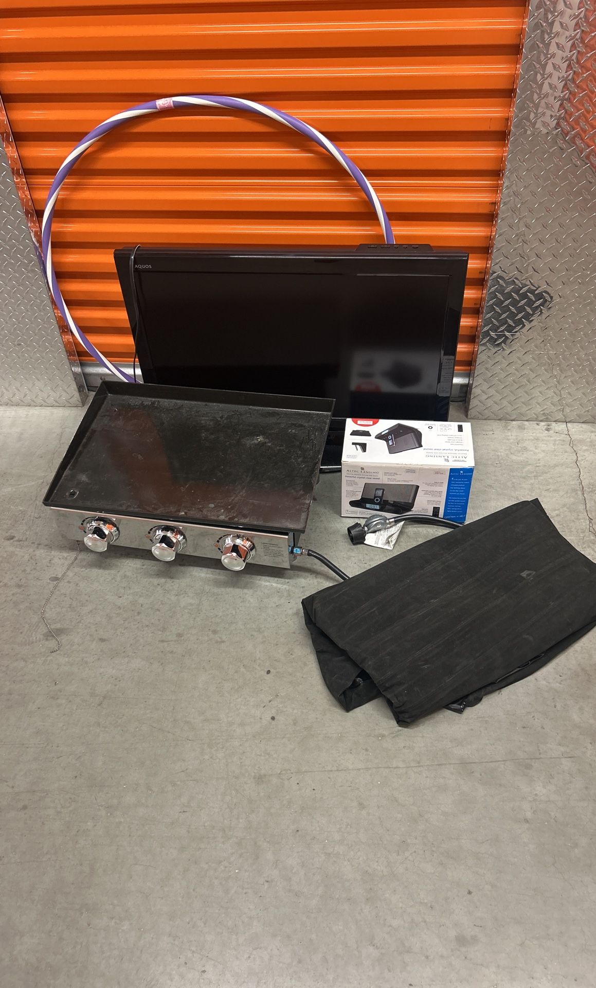 Tv, Gas Stovetop, Speaker, Blow Up Car Mattress Bundle
