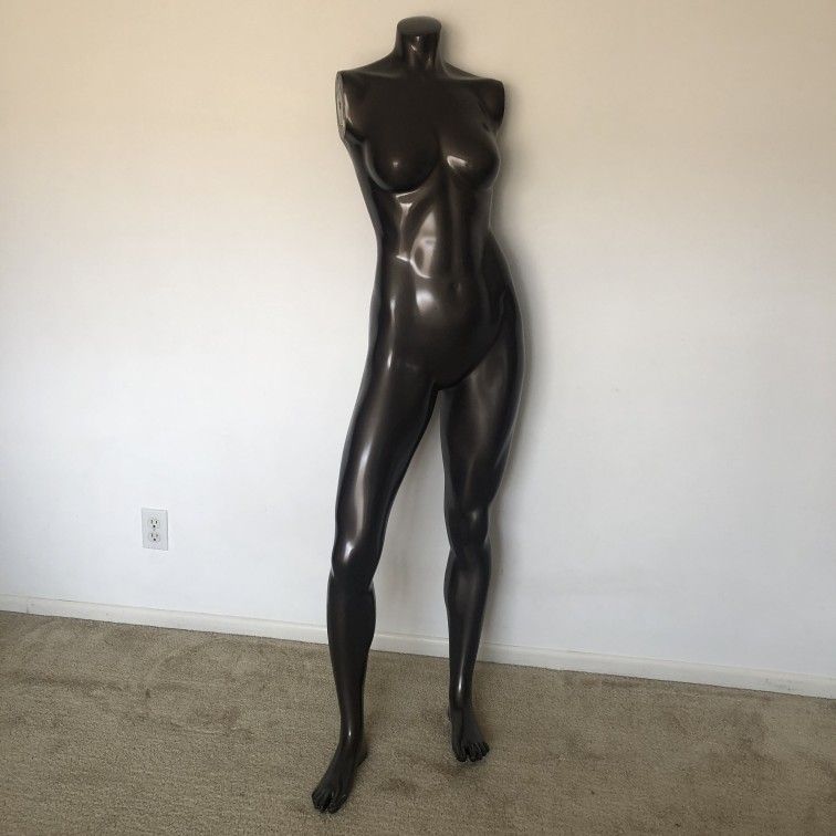Full-body female mannequin (Fusion Specialties E-Flex)