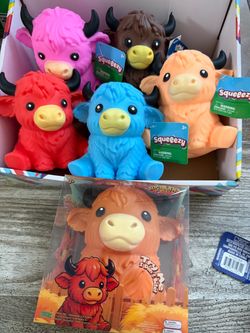 Authentic Squishees Squeezy highland cows