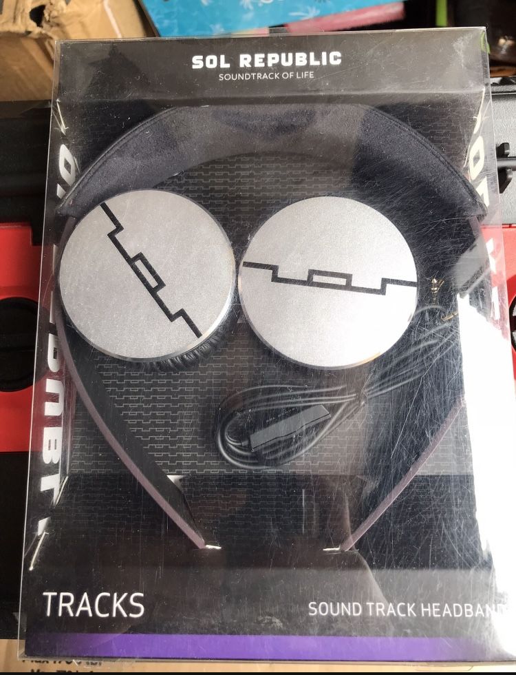 Sol Republic V10  Headphones 