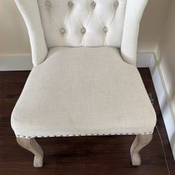 Living Room Side Chairs 