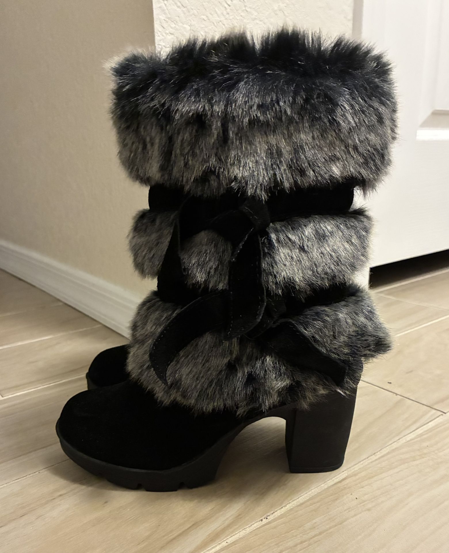 New! Bearpaw Boots Size 6
