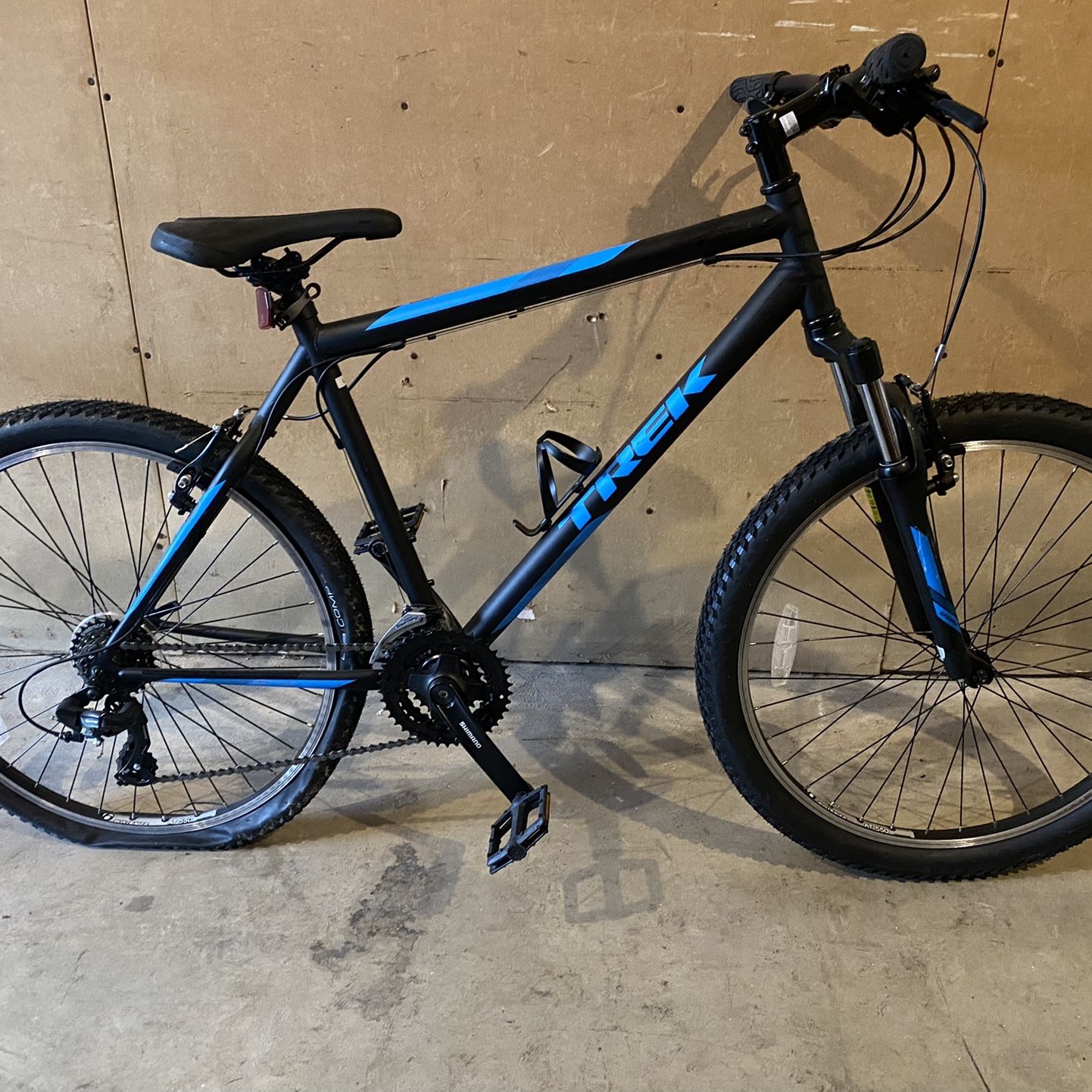 Trek 820 Mountain Bike for Sale in Glen Burnie, MD - OfferUp