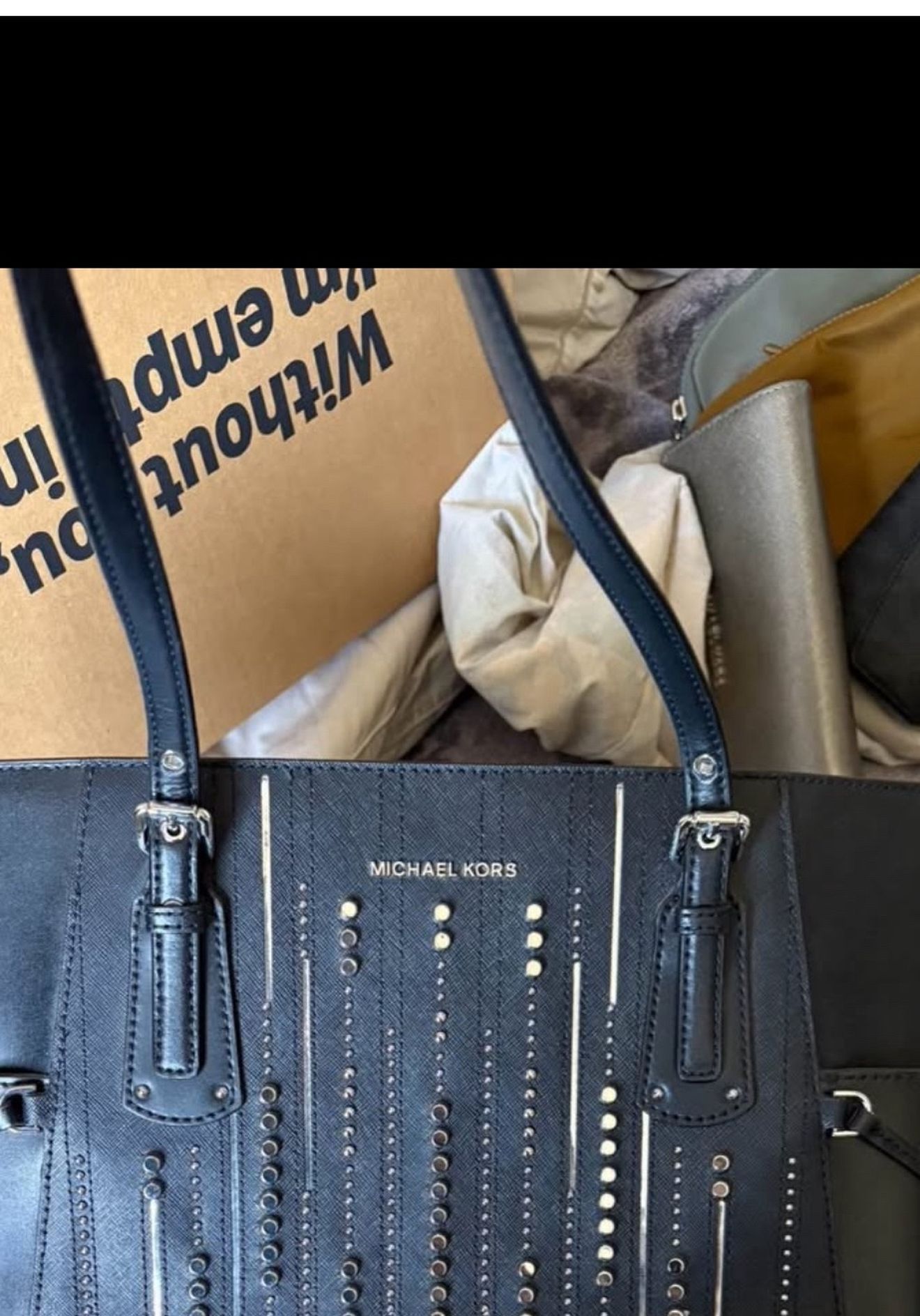 Michael kors Hand Bag And Wallets