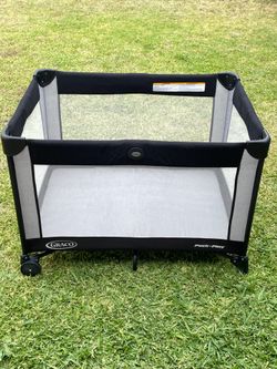 Graco Pack ’n Play Portable Baby Playard Travel Crib Lightweight W/ Carry Bag