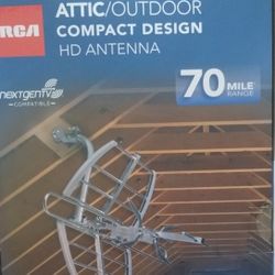 RCA Attic/Outdoor HDTV Antenna in Silver