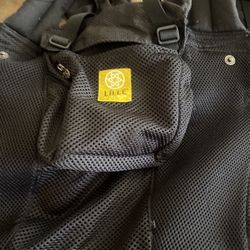 Lill Baby Carrier   